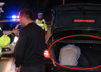 Șofer beat, cu doi oameni în portbagaj