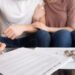 Țara în care femeile „închiriază soți” pentru o oră! Bărbații sunt plătiți să repare prin casă