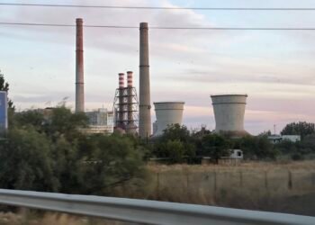 1.480 de foști salariați ai Termocentralei Ișalnița așteaptă adeverințe pentru pensie. CEO, amendat de ITM, se apără în instanță: „Volumul documentar este uriaș”