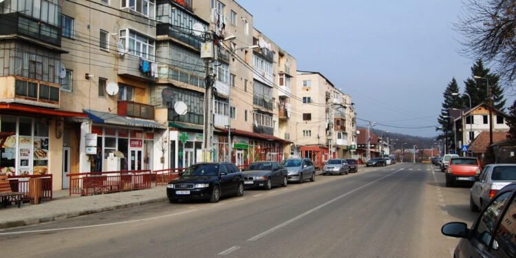 Pensionari plătiți ilegal de o primărie din Gorj