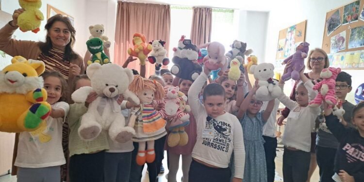 Jucării care aduc speranță copiilor bolnavi din Craiova