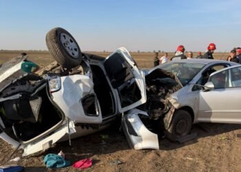 Șase oameni răniți după un impact violent la Băilești! O victimă, scoasă dintre fiare de pompieri