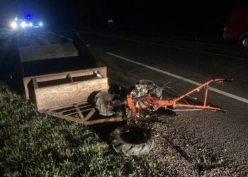 Și-a băgat mama în spital cu motocultorul, apoi a mutat vehiculul de la locul impactului
