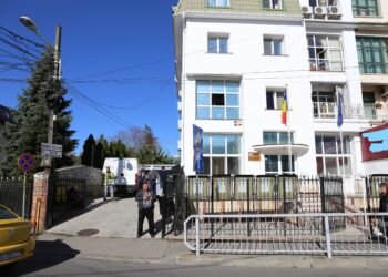 Sute de joburi pentru tinerii din Craiova. Ziua în care sunt față în față cu angajatorii!