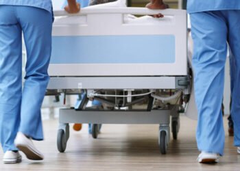 Zeci de angajări la două spitale din Craiova! Se caută infirmiere, brancardieri și personal tehnic