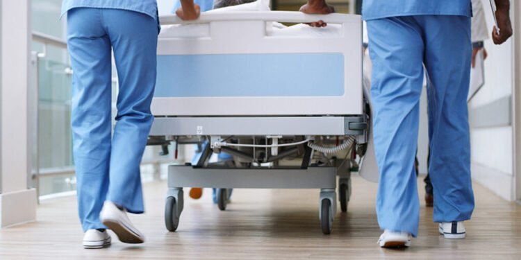 Zeci de angajări la două spitale din Craiova! Se caută infirmiere, brancardieri și personal tehnic