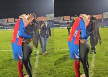 A cerut-o de soție pe stadion, în aplauzele fanilor. În trei zile a rupt logodna!