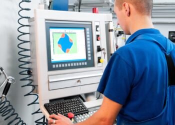 Ce salarii oferă o firmă din Gorj care a accesat FTJ. Angajează sudori și lăcătuși