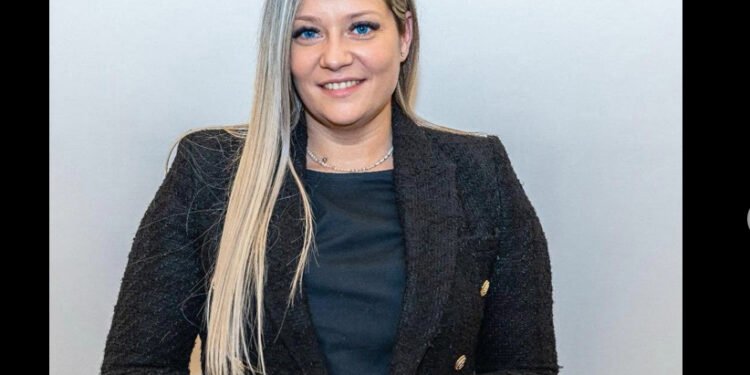 Consilieră PSD, reținută într-un dosar de înșelăciune
