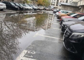 Cât plătesc craiovenii dacă lasă mașina ziua pe locul de parcare plătit în regim de noapte