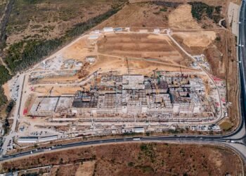 Constructorii, mândri de spitalul pe care îl ridică la Craiova