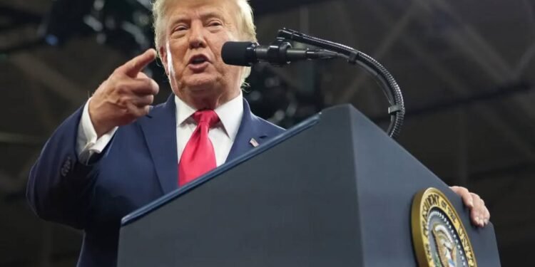 Trump vrea să schimbe numele oceanelor. L-a sunat pe șeful Google, dar s-a lovit de un „Nu” categoric
