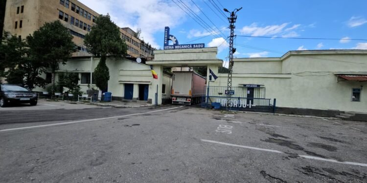 Salarii mai mici la UM Sadu, după ce Miruță s-a lăudat cu salvarea uzinei